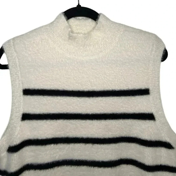 NWT Bailey 44 Soft Fuzzy Moc Turtleneck Sweater Vest Black and Cream Size Large - Picture 3 of 6